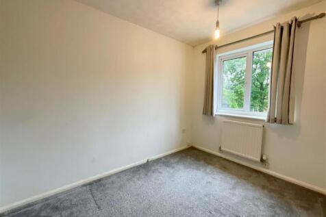 Larchwood Close, Leicester photo 5
