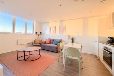 Living Room / Kitchen