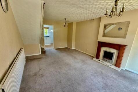 Living / Dining Room: