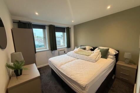 Apartment , City Quadrant,  Waterloo Square, Newcastle upon Tyne photo 5