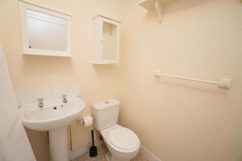 bathroom1.jpg