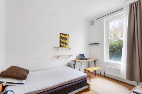 Reception/bedroom
