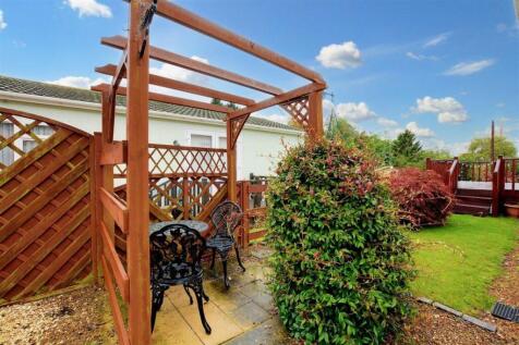 6 Bradford Way Garden.jpg