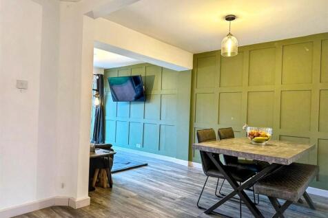 Living Area/Dining Room