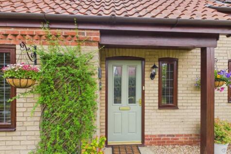 Book to view 1a Doctors Lane Rippingale today