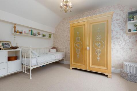 White Swan, 49 High Street