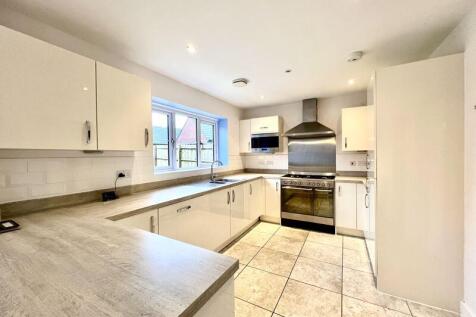 Sycamore Drive, Calne photo 3