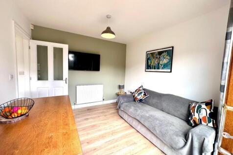 ADDITIONAL INTERNAL PHOTOS