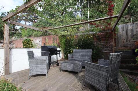 Seating Area_.JPG