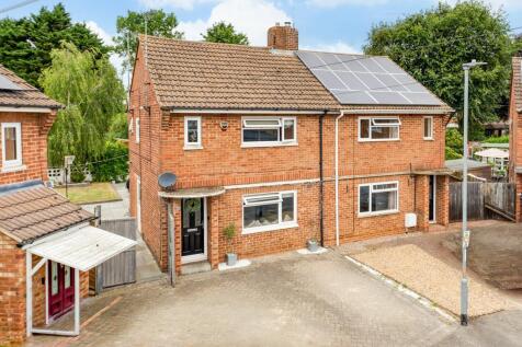 6 Regent Close, Burton Latimer-27.jpg