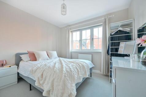 Derisley Close, Byfleet, West Byfleet, KT14 photo 4