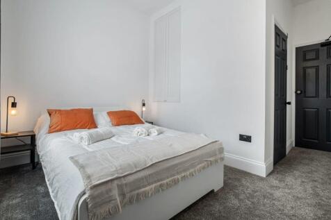DOUBLE ENSUITE ROOM, Richardson Street, Wallsend photo 3
