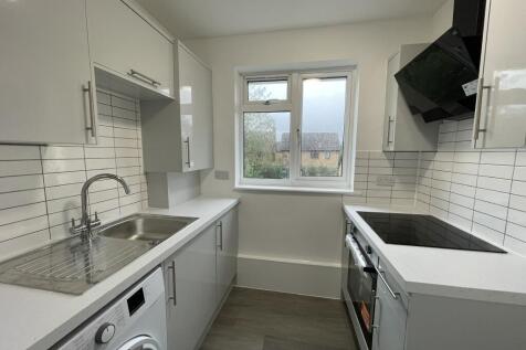 Dryden Close, Hainault, Ilford, Redbridge photo 3