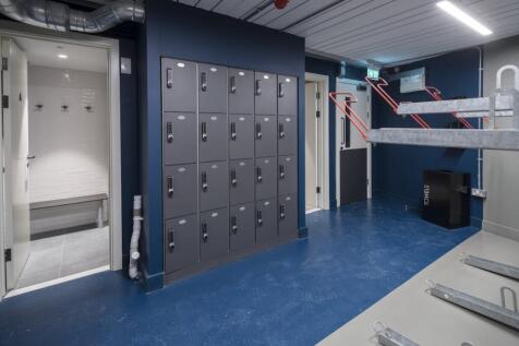 1-3 Royal Exchange - lockers