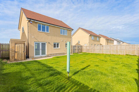 Garden of 13 Barbachlaw Way