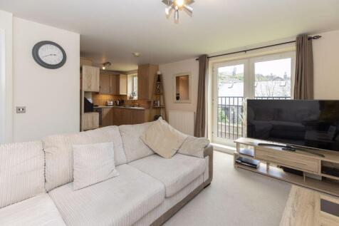 Living Room / Kitchen