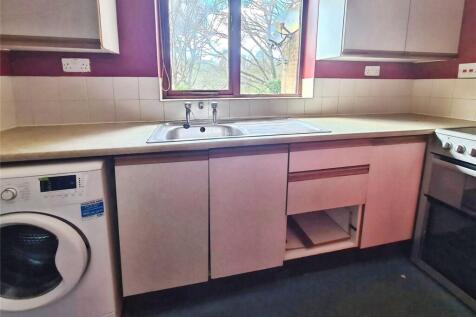 Coxford Close, Southampton, Hampshire, SO16 photo 3