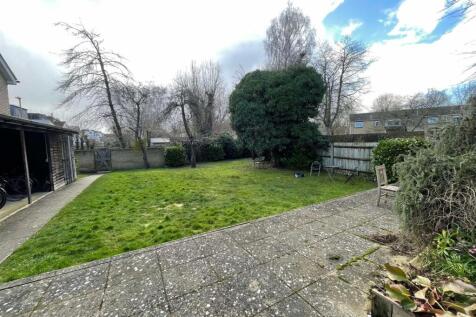 120L Marlborough Rd Exterior Garden.jpg