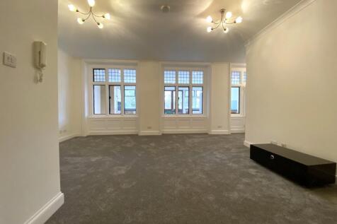 Ferry Lane, Wraysbury, Staines-upon-Thames, Berkshire, TW19 photo 3