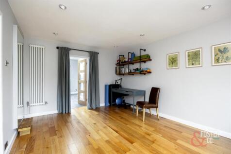 Tredcroft Road, 4-009.jpg