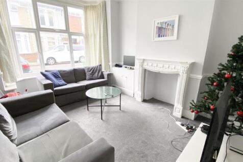 Front Living Room ( Communal )