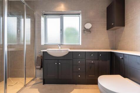 Master En-Suite Shower Room