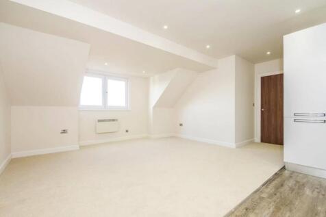 Walton-on-Thames, KT12 photo 3