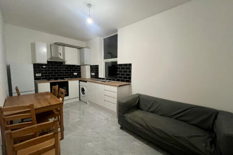 2 Bed-Raised Ground Floor Flat to rent on Amersha