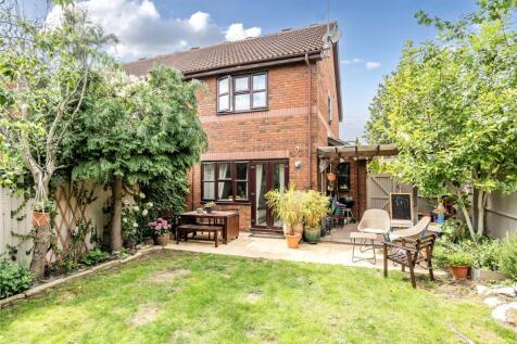 Walton-on-thames, KT12 - property photo