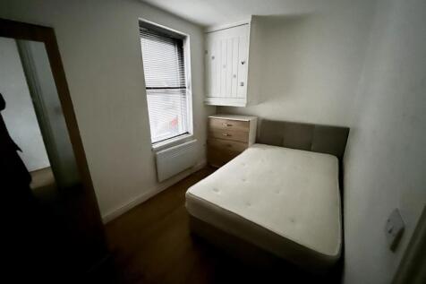 One bed flat on Crwys Road