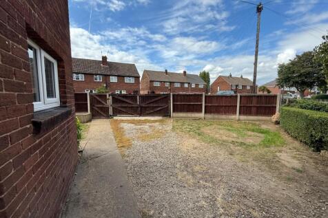 5 Springfields Driveway