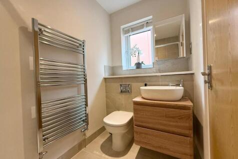 EN-SUITE BATHROOM