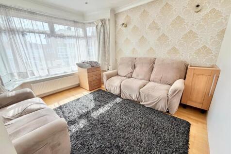 Derwent Crescent, Stanmore, HA7 photo 3