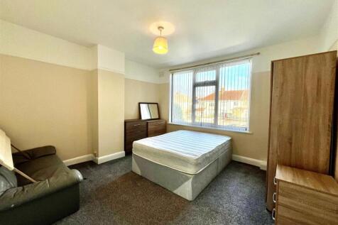 Bedroom 2a.jpeg