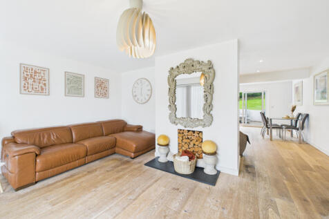 CAM05627G0-PR0019-STILL022