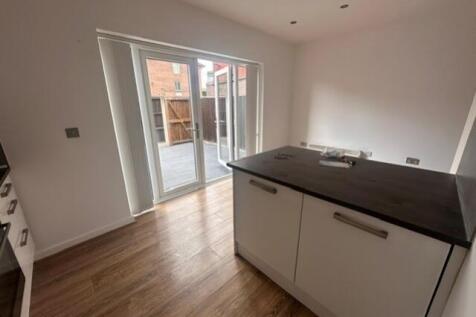 Wilmslow Road, Cheadle, Cheshire, SK8 1BT photo 5