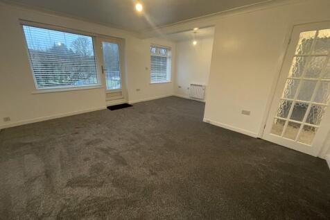 Damery Court, Bramhall photo 4