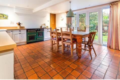 Kitchen - V - 9155.jpg