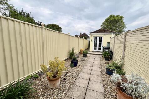 Garden with Access to Garage &amp; Driveway