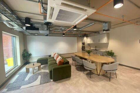 Duo At Upperbanks, New Baillie Street, OL16 photo 5