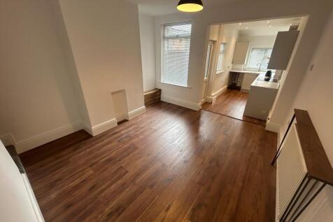 Church Street, Burton Upon Trent, Tutbury, DE13 photo 3