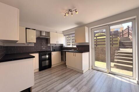 Brigham Court, Caerphilly,  photo 3