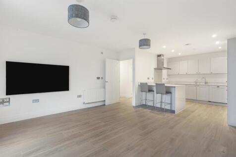 Merrileas Drive, Oxshott, Leatherhead photo 3