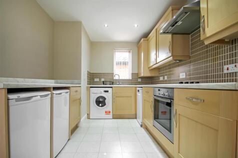 Blackbridge Court, Thrapston, Kettering photo 4