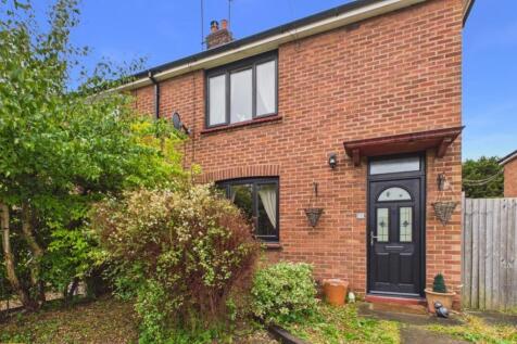 Book to view this gorgeous home in Thurlby