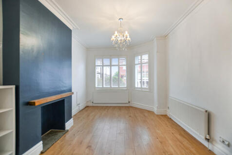Woodfield Road, Cheadle Hulme photo 3