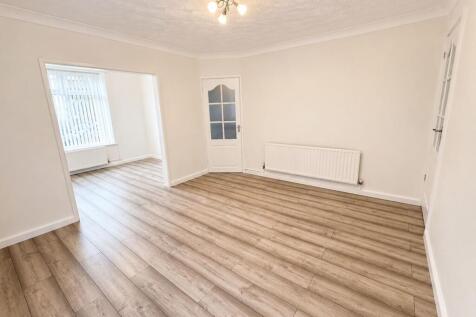 Lounge &amp; Family Room