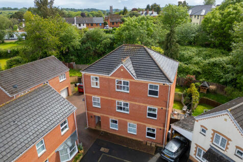 Flat 2, 27 Raleigh Drive