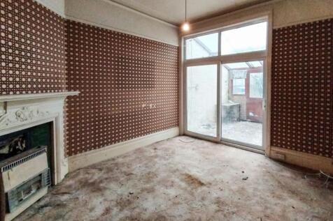 98 Victoria Road North, Southsea, Hampshire, PO5 1QE
