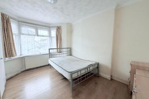 Clifford Road, Hounslow photo 3